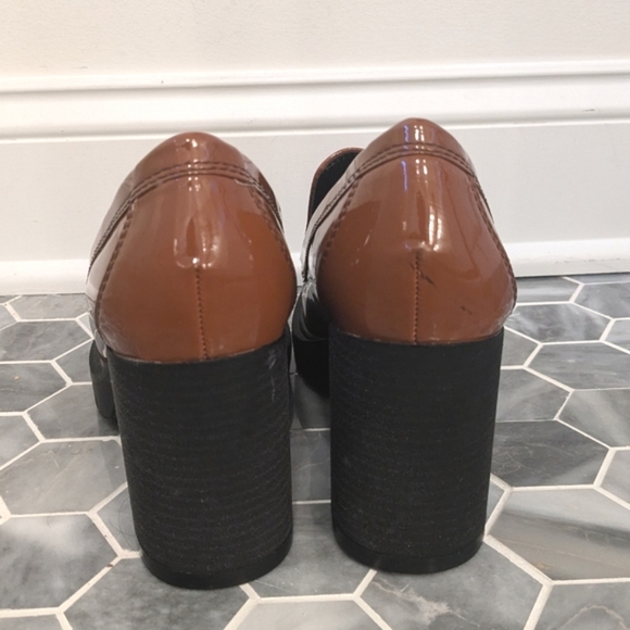 Blondo Brown Patent Leather Josie Waterproof Heeled Mule Loafer Pumps Size 9.5 - Picture 4 of 10
